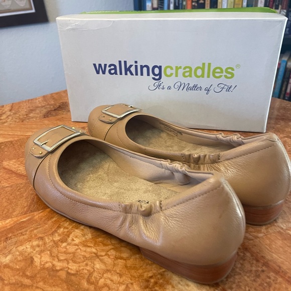 Walking Cradles | Beige Tara Leather Flat Wide Width ZL618 - Picture 3 of 10